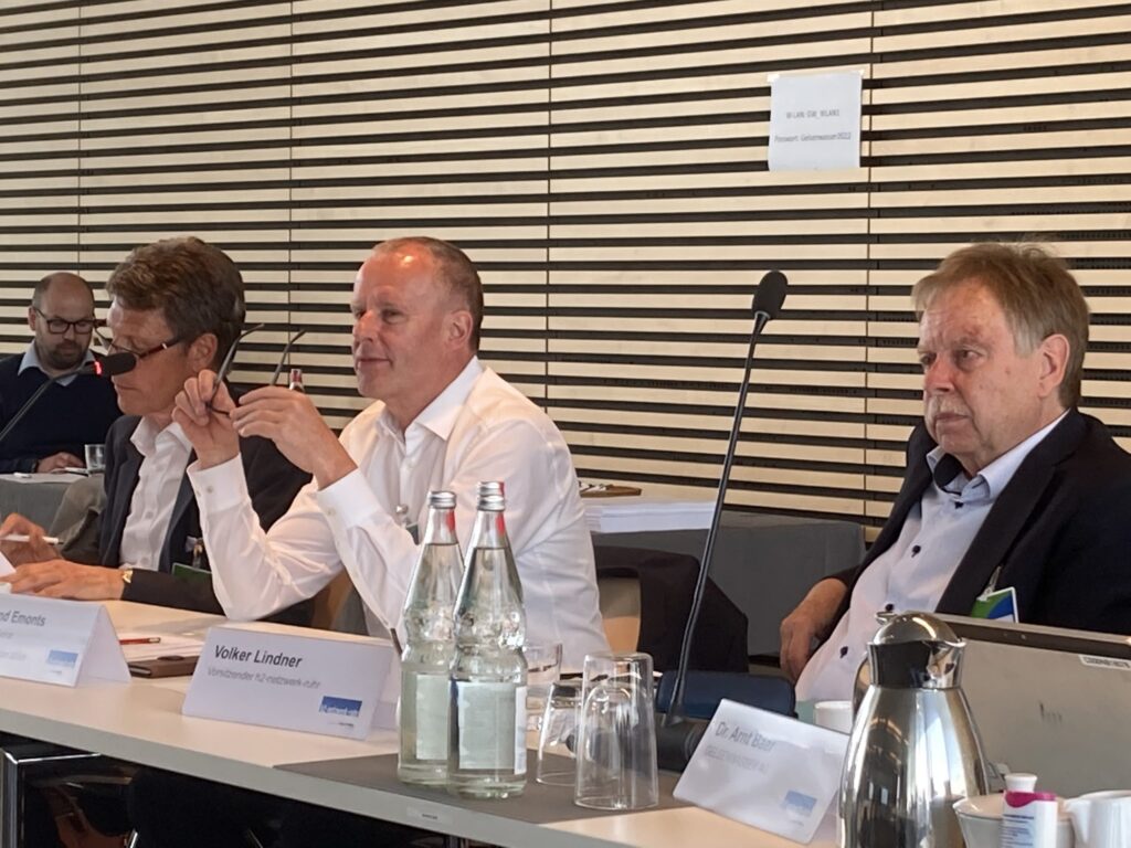 Volker Lindner und Bernd Emonts (v.r.n.l.)