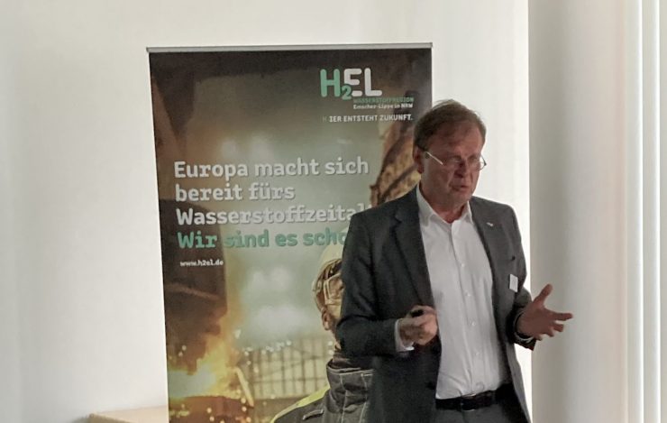 Prof. Klaus Görner informierte über das Projekt "H2-Systemcockpit".