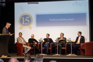 Eine lebhafte Podiumsdiskussion mit (v.l.) Peter Brautmeier, Jan Matzoll, Dr. Wiebke Lüke, Dr. Arnt Baer, Jörg Kemna, Dr. Thomas Kattenstein.