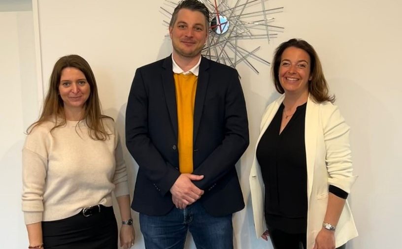 Daniela Popis und Jens Hackelberg (v.l.) von der THOST Projektmanagement GmbH trafen sich mit Dr. Désirée Schulte zum Austausch über die Netzwerkarbeit.