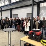 Vor Beginn der Führung versammelten sich die bereits anwesenden Mitglieder zu einem Erinnerungsfoto. (Foto: Peter Brautmeier)